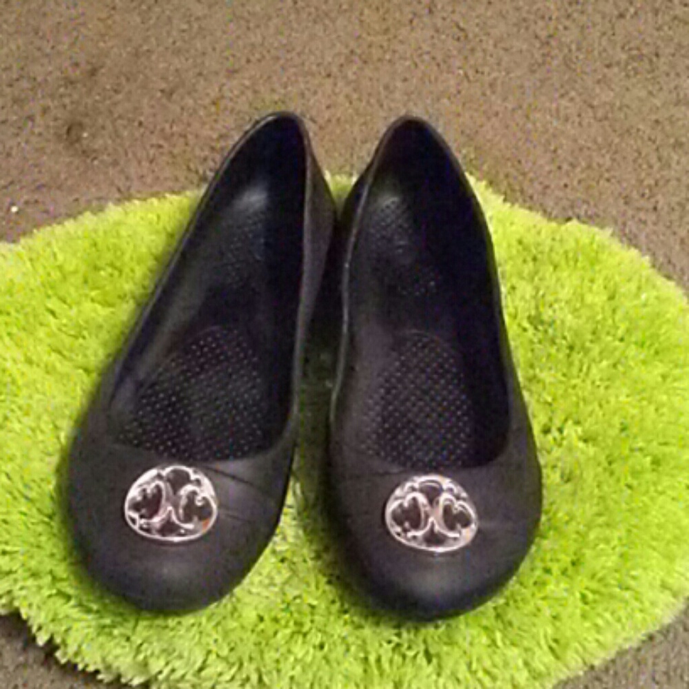 Croc flats